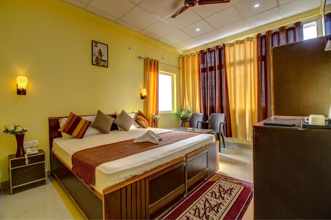 Hotel Himalayan View Лансдаун Екстер'єр фото