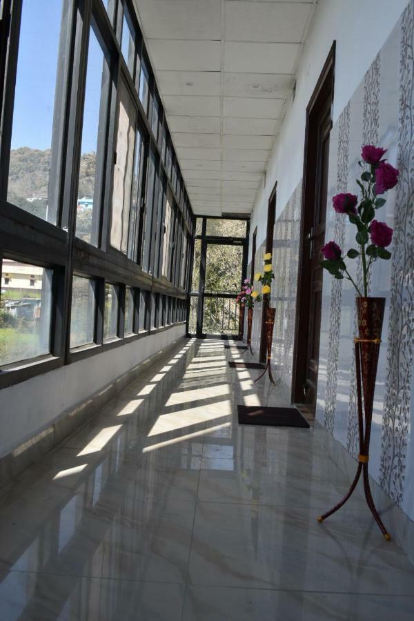 Hotel Himalayan View Лансдаун Екстер'єр фото
